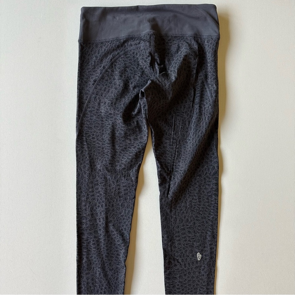 Ellie Black Patterned High-Waist Leggings - Picture 3 of 4